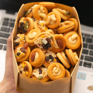 Internet Celebrity What to Eat for Office Snacks Small Package for Hunger Casual Food Snacks Suitable for Healthy Afternoon Tea