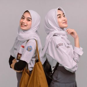 Hijab Segi 4 Bella Square // Seragam Sekolah Smp Sma Warna Hitam Putih Biru Coklat Pramuka