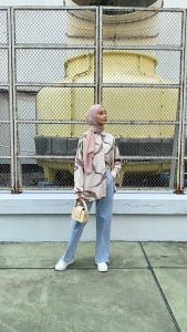 Ixora Yoona Oversized Shirt - Atasan Kemeja Wanita Oversize Lengan Panjang Motif