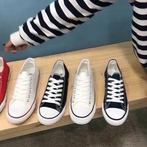 โปรโมชั่นรองเท้าผู้หญิง รองเท้าแฟชั่น คลาสสิก สีขาว รองเท้าผ้าใบผู้หญิง