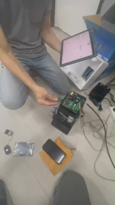 บอร์ดสั่งงานผ่านมือถือ ไวไฟ แบบเสียบ ใช้งานได้กับ มอเตอร์ประตู BSM AC K329E T329 DW329 V129E ไม่ต้องต่อสาย เสียบขั้วฐานสีขาว รองรับ WIFI 2.4GHz ไม่แน่ใจให้ส่งรูปบอร์ดมอเตอร์ทางแชท