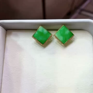 Montagne Jewelry 18k Pure Gold earring for women Elegant Design Diamond Inset Fine Jewelry Natural 13x13mm Grade A Burma Jade Earrings Stud Earring