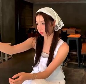 French Style Lace Triangular Scarf Headband Ribbon Flower Retro Decorative Scarf Sun Protection Pastoral Silk Scarf Streamer for Women Streamer Versatile Small Scarf Lace Headband