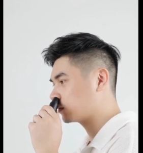 Electric Nose Hair Trimmer Portable Nose Ears Hair Eyebrow Trimmer for Men Painless Facial And Eyebrow Grooming Nose And Ear Cleaning Trimmer Razor