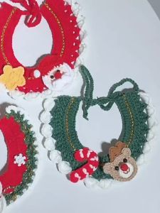 ปลอกคอแมวและสุนัข ผ้าพันคอตุ๊กตาแมวคริสต์มาส ผ้าพันคอสัตว์เลี้ยง น่ารัก