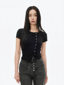 ANN ANDELMAN | Asymmetric Short Sleeve Fitted Blouse