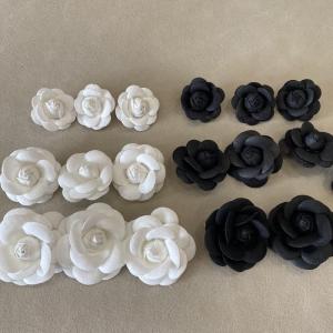 Fashionable Black And White Flower Brooch Pin Set of Large Medium Small 3 Blooming Stylish Versatile Photography Accessory