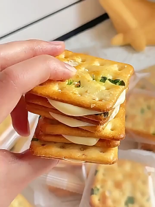 米芭滋-香葱牛轧饼干-原味/咸蛋黄肉松双层脆饼干 MIBAZI-Chive Nougat Biscuit–Original Flavor/Salted Egg Yolk and Meat Floss Flavored Chewy Biscuits