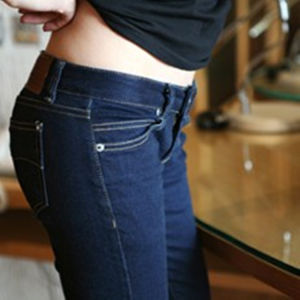 กางเกงยีนส์ทรงสลิมฟิตเอวต่ำสำหรับผู้หญิง ฤดูใบไม้ผลิและฤดูร้อน กางเกงขายาวทรงขากระบอกสีดำ ทรงสลิมฟิต กางเกงขายาวทรงปากกาสีน้ำเงิน