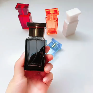 [HCM] Chai chiết nước hoa 30ml kiểu Tomf.ord dáng trụ cao cấp tinh tế
