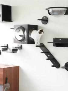 XIAOMUNOLIANGPIN | Space Capsule Design Wall Mounted Cat Tree