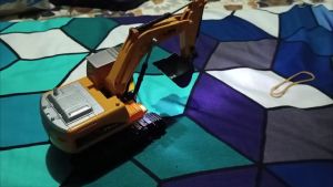 Rechargeable alloy 6CH 1:24 Remote control excavator toy 2.4Ghz Remote control car engineering truck RC Car toys