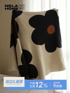 ผ้าห่มแบบโซฟา A-Class Half Velvet Sunflower Office Nap Blanket Designer Style Inner Travel Warmth Home Office Polyester Fiber Winter Season