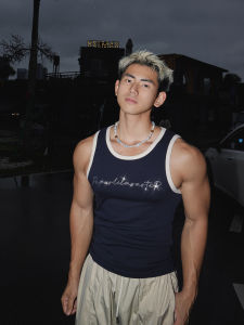 Áo Gile Nam Phối Màu Bóng Slim Fit