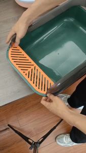 Large Capacity Cat Litter Box Semi-closed Sand Box for Cats Pet Toilet Anti Splash Cat Tray Cat Litter Scoop