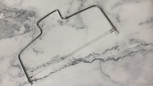 Pemotong Kue Adjustable Wire Cake Cutter Slicer Leveler / Pemotong Kue Slicer Cake Bolu