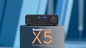 CREATIVE SOUND CARD Sound Blaster X5 Dual DAC & Dual XAMP มาพร้อมกับ Headphones Bi-Amp