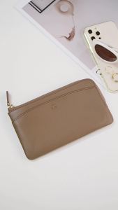 Charin - ใบยาว บาง-หนังวัวนุ่ม รุ่น Doona มือถือใส่ได้ทุกรุ่น กระเป๋าสตางค์เอนกประสงค์