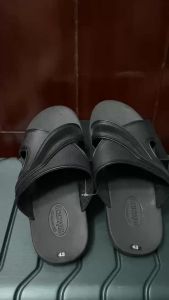 Dép cao su đúc quai ngang dáng trung niên