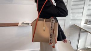 Tas wanita terbaru 2023 Thitania - Tas tote bag wanita | Tas kuliah Wanita | Tas Wanita Murah Korea (Tanpa Twilly/Pita)