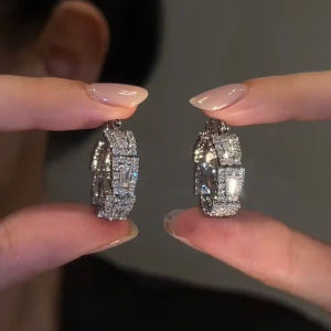 Luxury Flash Womens Earrings with Zirconia Ring Embellished Stud Style for Fashionable and High-End Trends 2023 New Arrival