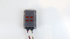 200W 400W 600W MPPT Solar Charge Controller Step Up/Down Real-time Solar Battery Charger