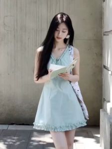 Váy Ngắn Không Tay Kiểu Hàn Quốc Cho Nữ Mùa Hè Viền Xanh Lá Cây Thiết Kế Váy Chữ a Thon Gọn Váy Midi Cổ Chữ V