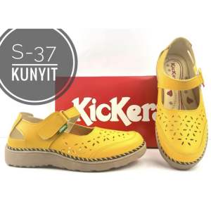 Sepatu Sandal Kickers Wanita Kode S-37