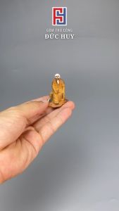 Tượng gốm mini Lão Tiều Phu ngồi uống nước bên suối trang trí chậu cây bonsai