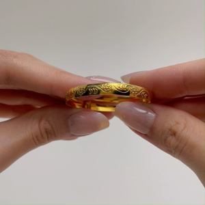 WENG KWONG Push-Pull Adjustable Baby Bangle in 22K/ 916 Yellow Gold (3G0034)