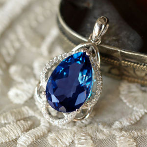 Huitan Luxury Fashion Blue Pear Cubic Zirconia Necklace Women for Wedding Silver Color Chain Pendant Necklace Elegant Jewelry