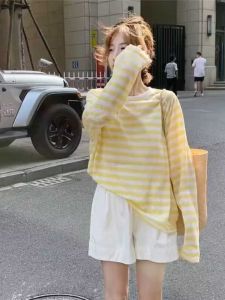 เสื้อยืดผู้หญิงแขนยาวบางๆ ทรงหลวมๆ สไตล์ลำลอง ปกป้องแสงแดด ลายทางสีตัดกัน ฤดูร้อน 2024 เสื้อตัวบนคอตั้ง