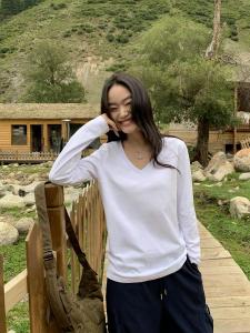 เสื้อยืดคอกลมแขนยาวผ้าฝ้ายแท้สีขาว Pusumede สำหรับผู้หญิง ทรงหลวม ลำลอง เสื้อชั้นในฤดูใบไม้ร่วง ทรงเข้ารูป เสื้อตัวบน