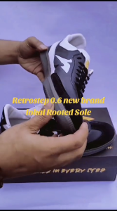 Rooted Sole Retro Step – Sepatu Retro Klasik yang Stylish & Nyaman