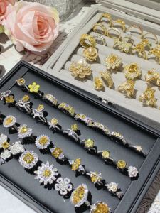 French Yellow Crystal Flower Ring for Women Elegant Luxury Sensation Square Sugar Heart Zircon Ring Fine Finger Ring