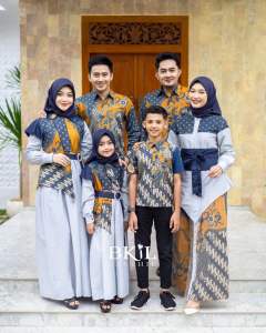 Baju Batik Couple Keluarga Edisi Lebaran 2025 - Baju Batik Couple Keluarga Terbaru - Sarimbit Batik Keluarga Modern - Baju Batik Couple Ayah Dan Ibu - Sarimbit Batik - Baju Batik Sarimbit Keluarga - Couple Batik Keluarga Mewah Anak Usia 4 - 12 Tahun