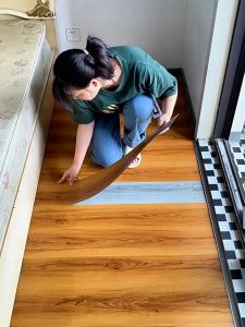 กระเบื้องยาง กระเบื้องยางปูพื้น กระเบื้องยางPVC กระเบื้องยางลายไม้ กระเบื้องยางติดตั้งง่าย ทนทาน ทนไฟและกันน้ำและป้องกันรอยขีดข่วน ราคาต่อ 1 แผ่น