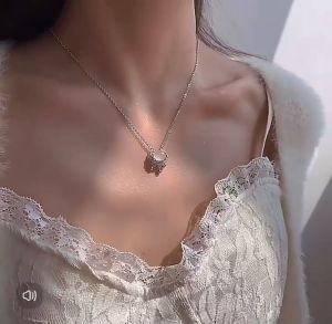 Net Red Light Luxury Niche Necklace All Fashion Design Cat-Eye Pendant Cool Sweet Choker Exquisite Temperament Good Match