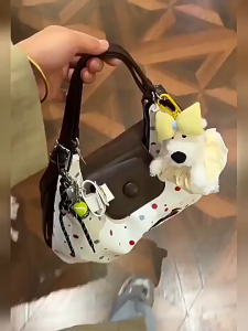 การออกแบบแฟชั่นใหม่กระเป๋าไหล่ผู้หญิงสไตล์ใหม่เรียบง่ายเนื้อรีโทรสไตล์ต่างประเทศกระเป๋าถังเดินทางเรียบง่ายเกาหลี