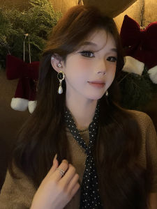 Retro Hong Kong Style Pearl Earrings Elegant Atmosphere Sensation Luxury Minimalist Design Vintage Ear Jewelry for Women