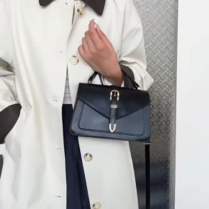 กระเป๋าสะพาย ทรงสี่เหลี่ยม ทันสมัย วินเทจ เข้ากับทุกการแต่งกาย หนังกันน้ำ กระเป๋าผู้หญิง กระเป๋า