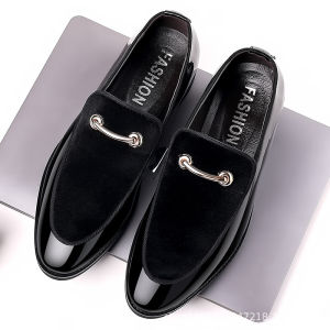 Leather Slip-On Mens Shoes Sharp Toe Flat Bottom Glossy Surface Large Size Office Casual Business Shoes Lightweight Rubber Sole