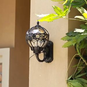 European Outdoor Waterproof Glass Ball Wall Lamp Luxury Classic Victorian Aluminum Glass Exterior IP44 Rainproof Wall Lantern Outside Porch Terrace Garden Entrance Art Landscape Lighting Fixtur