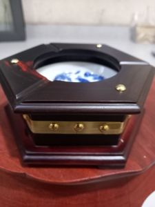 Hộp gạt tàn gỗ trắc đỏ đen cao 6cm x 13cm x 13cm