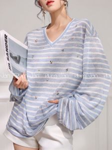 PlumJan | Áo Thun Dáng Rộng Cổ V Quai Rơi Sọc