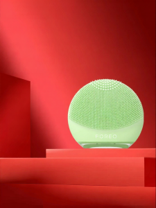 FOREO | Máy Rửa Mặt Điện Tử Bằng Silicone Hiệu Quả Dễ Mang Đi