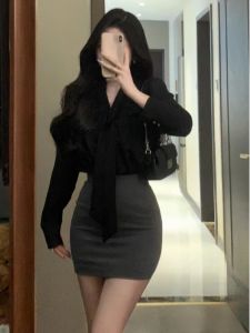 กระโปรงสั้นทรงเอเอวสูงสีดำ กระโปรงทรงเอยางยืดสำหรับผู้หญิงในฤดูใบไม้ร่วงและฤดูหนาว กระโปรงสั้นเอวสูงทรงเข้ารูปสำหรับสาวๆ