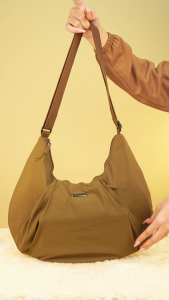 AOLONG EVA 0839# - Tas Selempang Terbaru Wanita Bahan Parasut Crinkle Anti Air