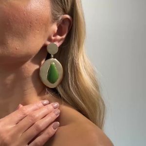 KunJoe Vintage Green Resin Acrylic Irregular Pendant Earrings for Women Elegant Geometric Elliptical Drop Earrings Party Jewelry