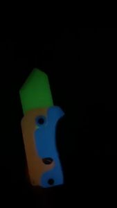 Baby Care 3D Gravity Carrot Knife Carrot Joke Trick Toy Retractable Knives Magic Toy Prop False Trick Decompression Toy Fake- 6380